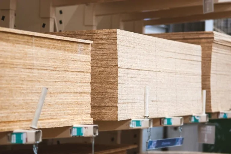 The Role of MR Grade Plywood Manufacturers in Modern Construction